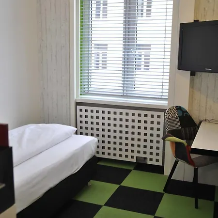 Hotel Cristall - Frankfurt