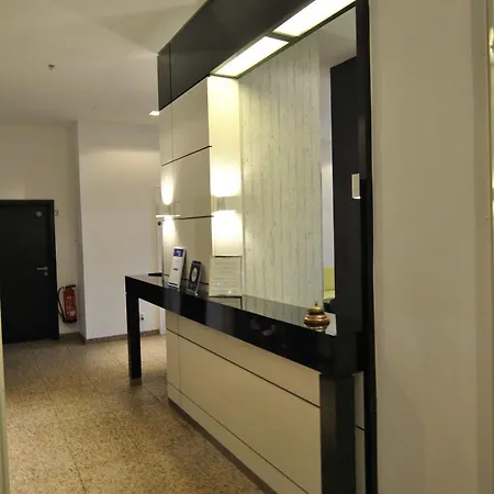 Hotel Cristall - Frankfurt 3*