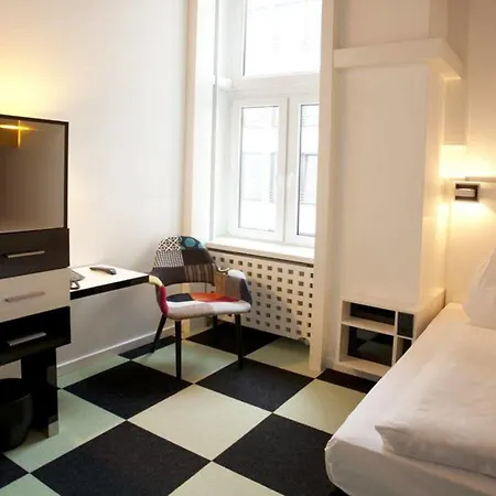 Hotel Cristall - Frankfurt