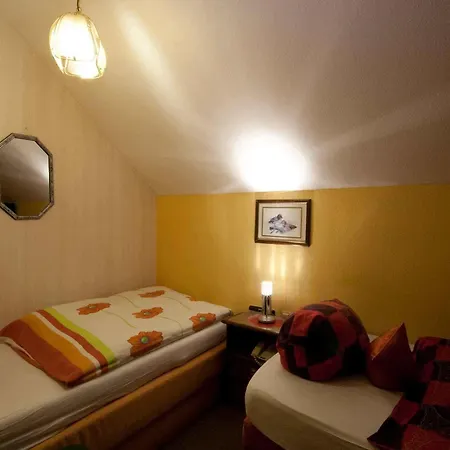 Attaché Hotel 3*