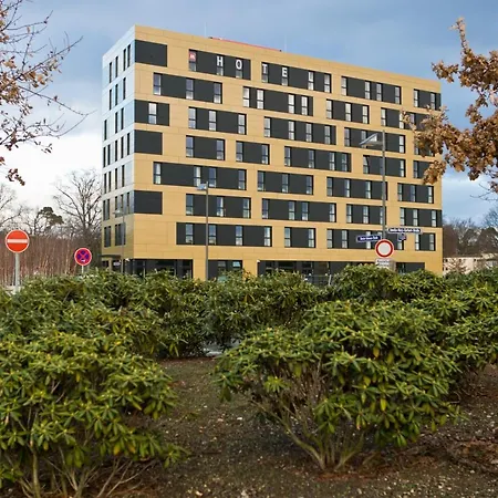 Meininger Frankfurt Main / Airport Hotell 3*