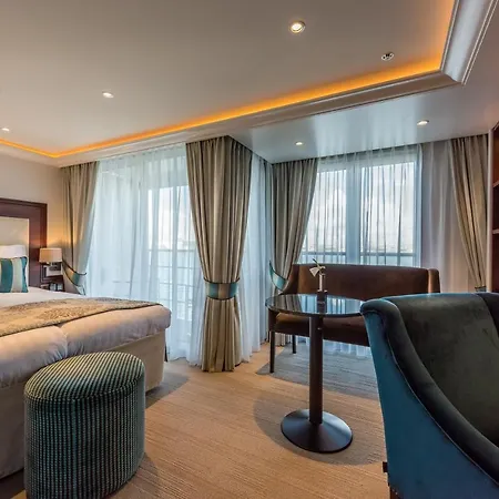 Select Ms Charles Dickens - Frankfurt Botel 5*