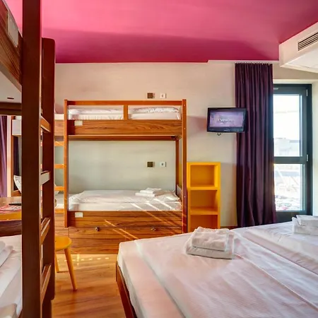 Meininger Frankfurt Main / Airport 3* פרנקפורט