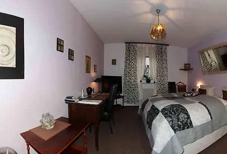 Attaché Hotel