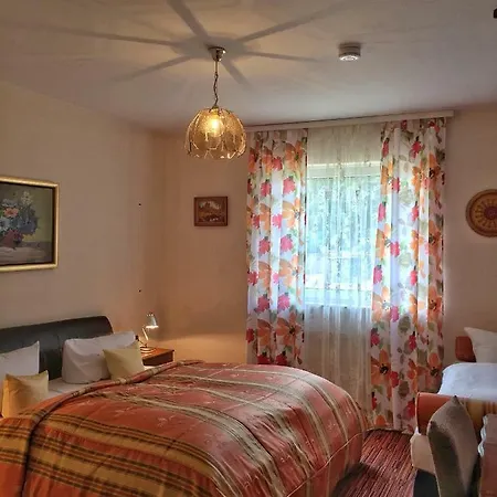 Attaché Hotel