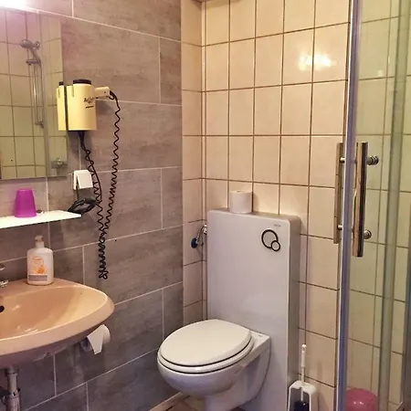 Attaché Hotel 3*