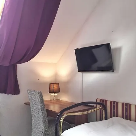 Attaché Hotel