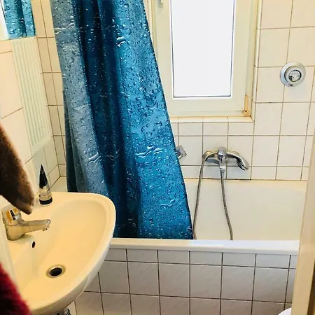 Cosy Close To Hbf & Fair Guest house Frankfurt am Main