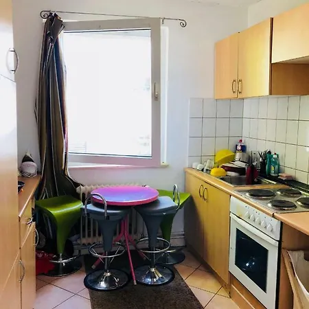 Cosy Close To Hbf & Fair Guest house *