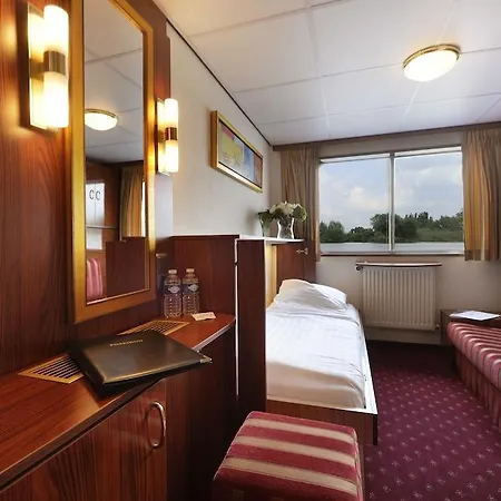 Crossgates Hotelship 3 Star - Osthafen - Frankfurt Otel