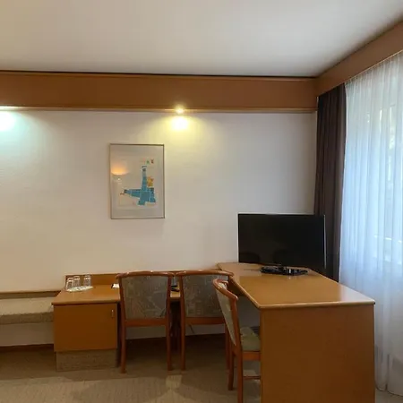 Szálloda Mondial Comfort - Frankfurt Centre 3*