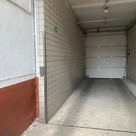 法兰克福阿尔法旅馆 招待所 3*