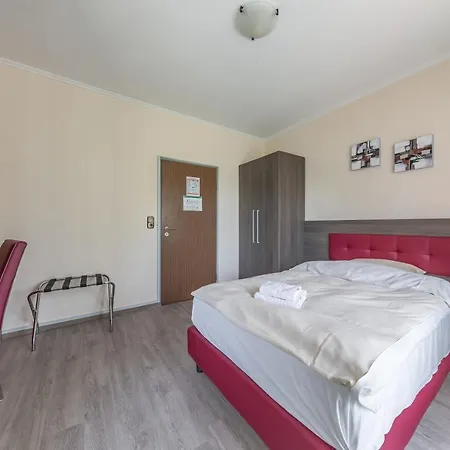 Klein Frankfurt Hotel 3*