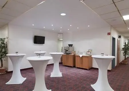 Frankfurt Airport - Neu-isenburg, An Ihg 4* Neu-Isenburg