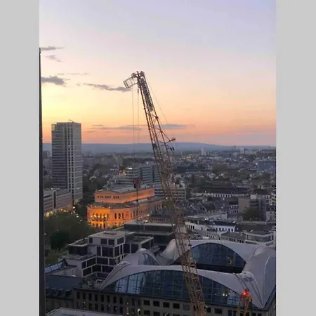 Apartman Luxury Skyscraper Apartment With Skyline View Frankfurt am Main