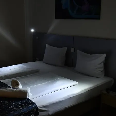 Muenchner Hof Hotel 3*