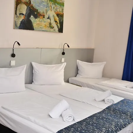 Muenchner Hof Hotel 3*