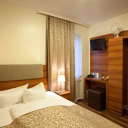 Frankfurt Messe Hotel 3*