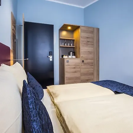 Отель Comfort Frankfurt Station 3*
