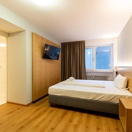 Mk Frankfurt 3* פרנקפורט
