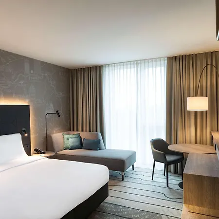 Hyatt Place Frankfurt Airport Hotell 4*