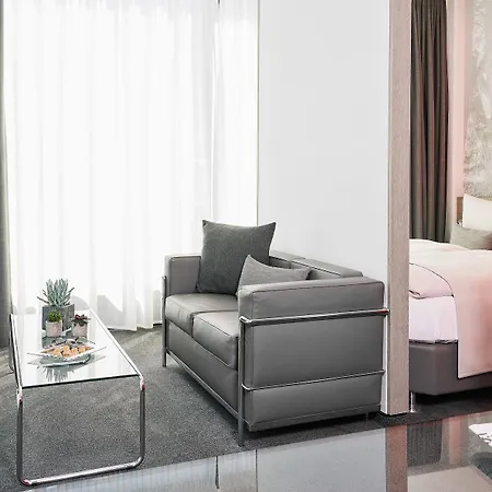 Living Frankfurt Otel 4*
