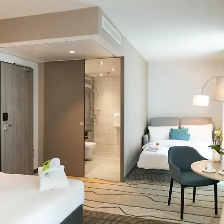 Hyatt Place Frankfurt Airport 4*