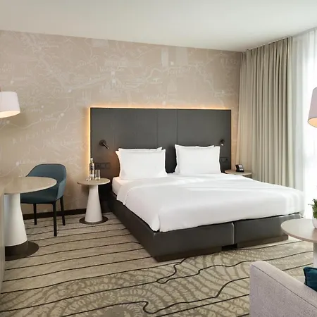 Hotell Hyatt Place Frankfurt Airport 4*