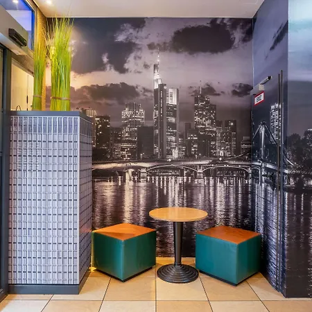 Comfort Frankfurt Station Отель 3*
