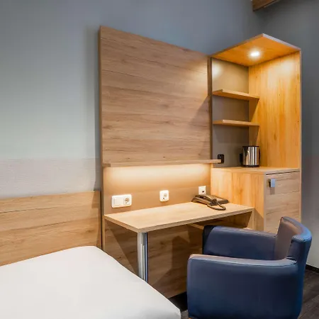 Hotel Comfort Frankfurt Station 3*