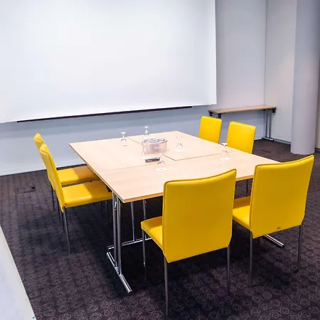 Doubletree By Hilton Frankfurt Niederrad פרנקפורט