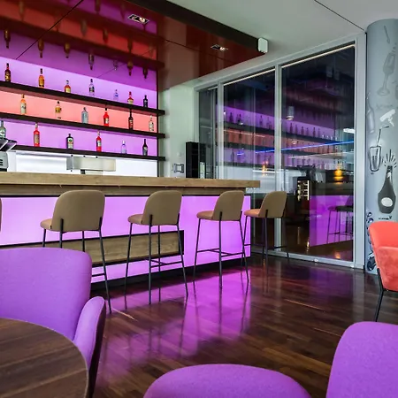 מלון Doubletree By Hilton Frankfurt Niederrad 4*