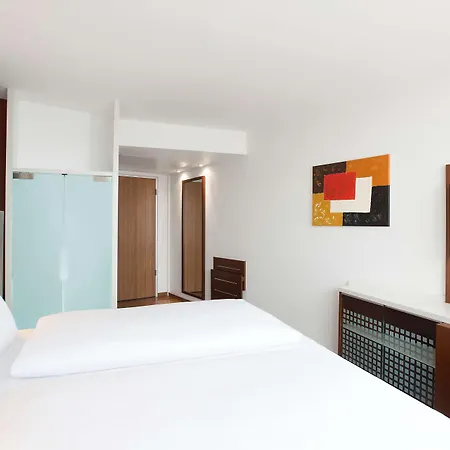 Nh Frankfurt Niederrad Hotel 4*
