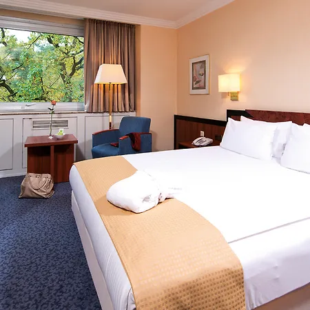 Hotell Leonardo Frankfurt South 4*