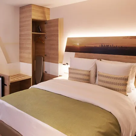 Holiday Inn Frankfurt Airport By Ihg Отель 4*