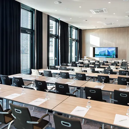 Holiday Inn Frankfurt Airport By Ihg 4*