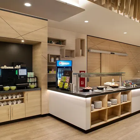 Отель Holiday Inn Frankfurt Airport By Ihg Франкфурт-на-Майне