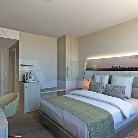 Отель Holiday Inn Frankfurt Airport By Ihg