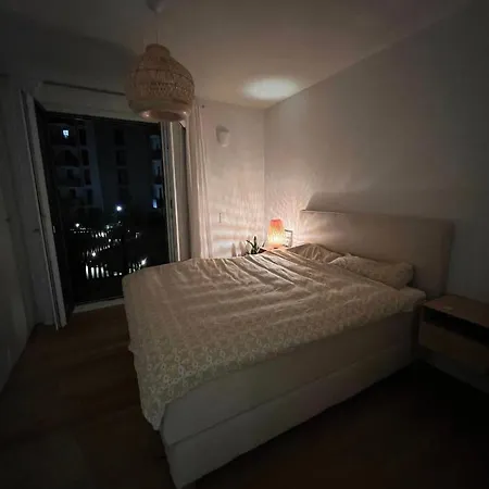 Naehe Messe: Zentrale Mit Balkon Und Loggia