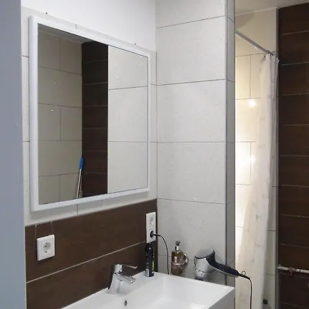 Homestay Guestroom With Wide View And Pool Near Side, 2nd Guest With Extra Bed Possible