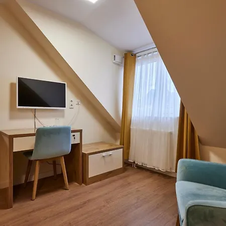 Isha Hotel 3*