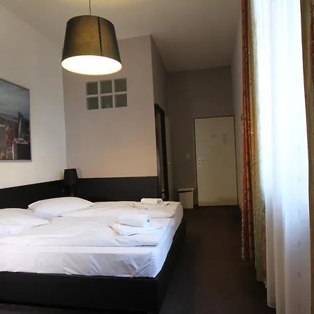Carlton Otel 3*
