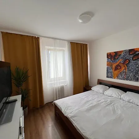 Apartment Apartment *