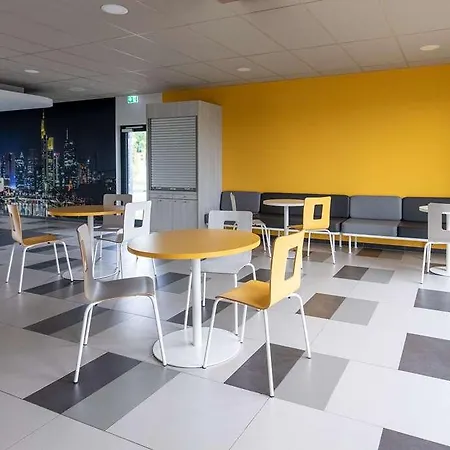Frankfurt Airport Hotel *