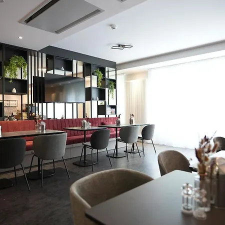 Boutique Kaiser - & Aparthotel 4*