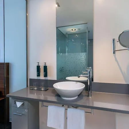 Doubletree By Hilton Frankfurt Niederrad מלון 4*