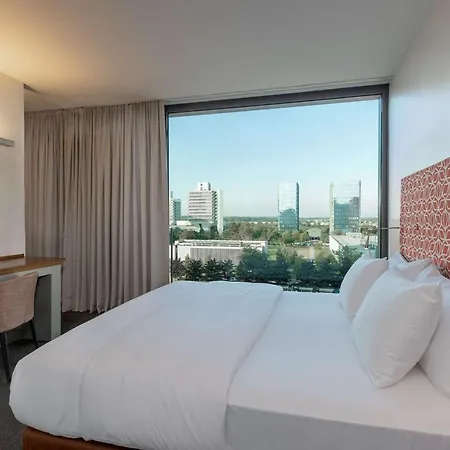 מלון Doubletree By Hilton Frankfurt Niederrad פרנקפורט