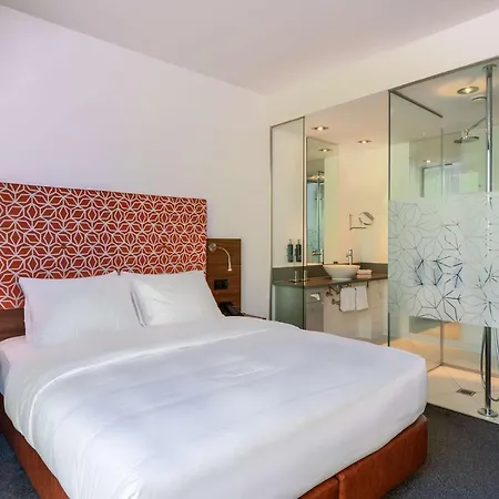 Doubletree By Hilton Frankfurt Niederrad פרנקפורט