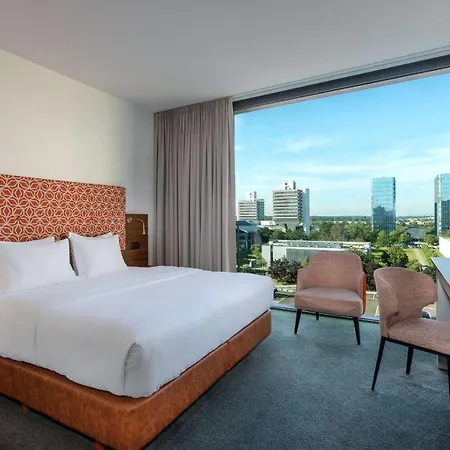 מלון Doubletree By Hilton Frankfurt Niederrad פרנקפורט