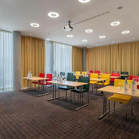 Doubletree By Hilton Frankfurt Niederrad מלון 4*